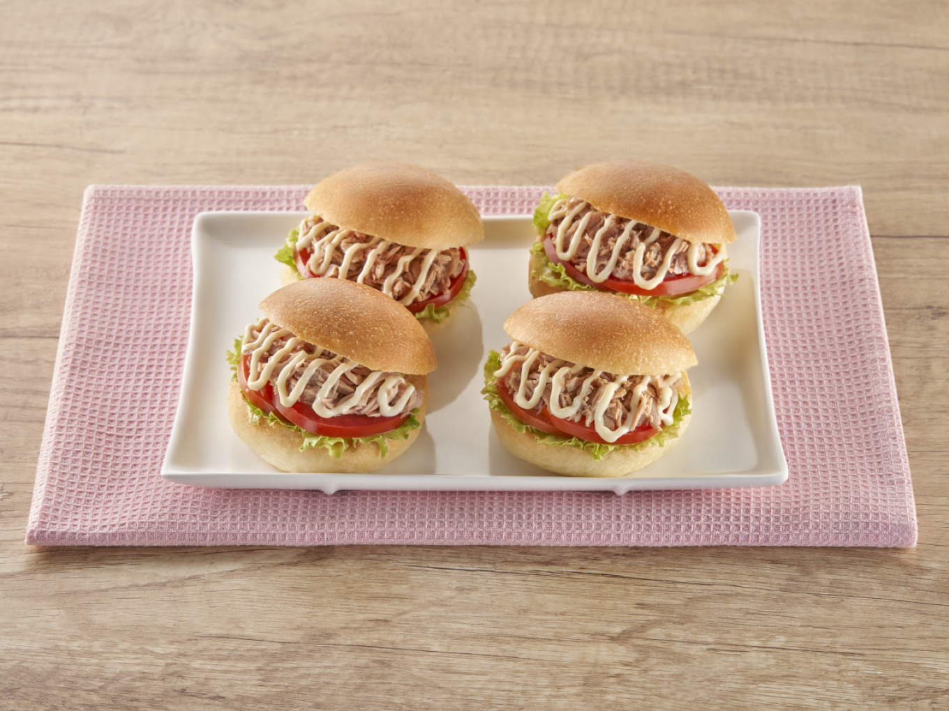 Sandwich Tuna dan Tomat